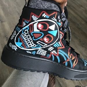 Meet your Posher, Cyrus